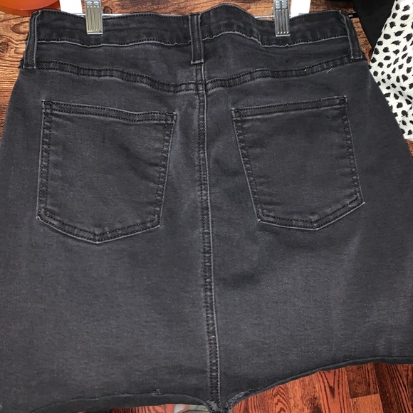 black Jean Skirt - Picture 4 of 4